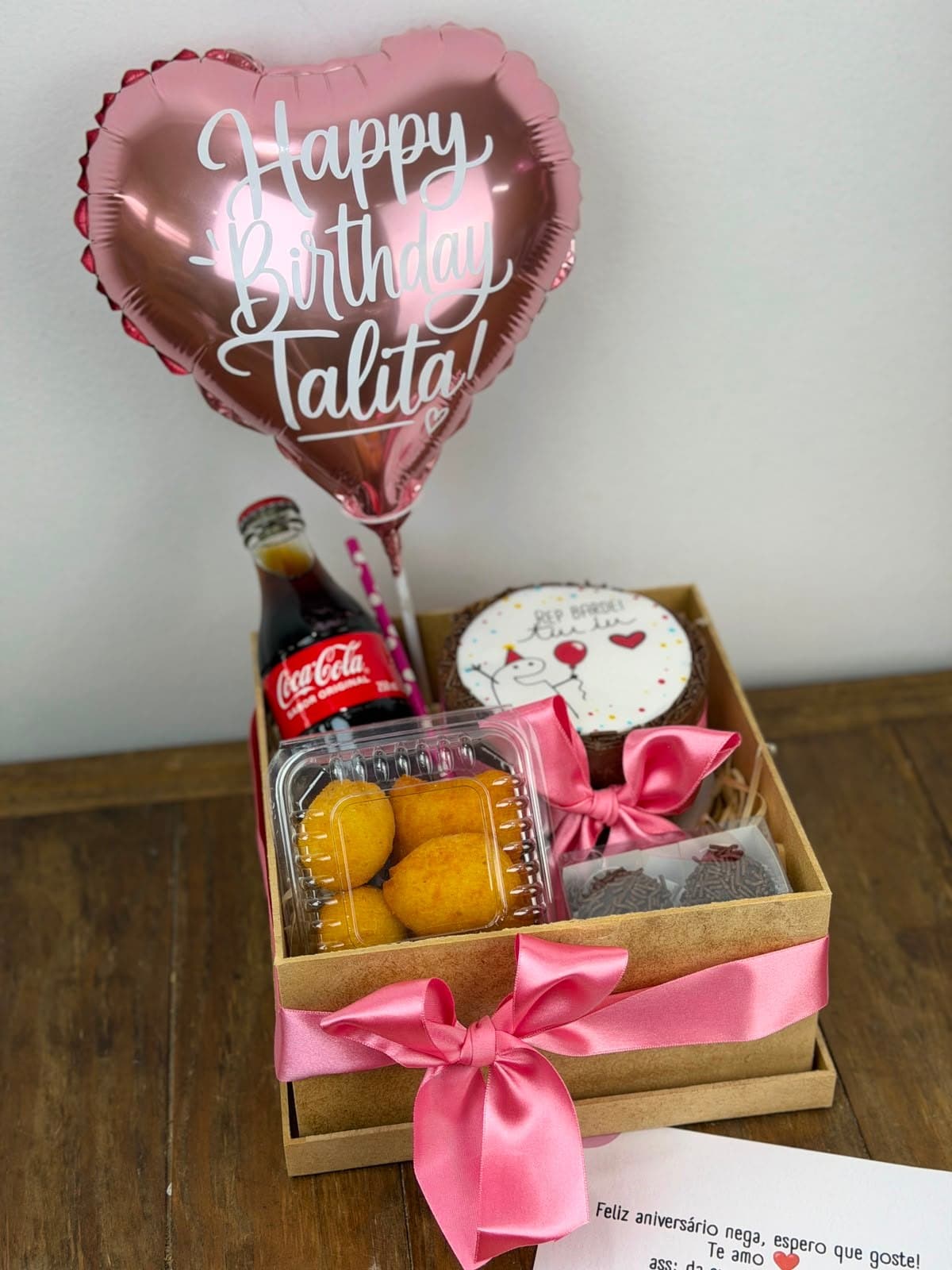 Mini Festa Na Caixa Com Bento Cake e Coração